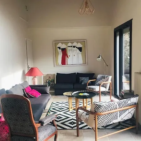 La Maison Des Pecheurs, Au Pied Du *
